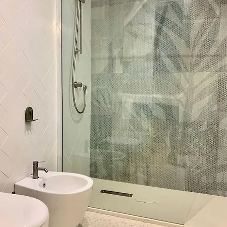 Daire Lovely Flat In Bocconi Milano