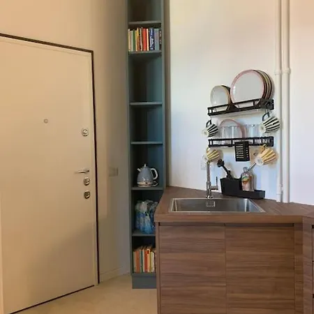Daire Lovely Flat In Bocconi *